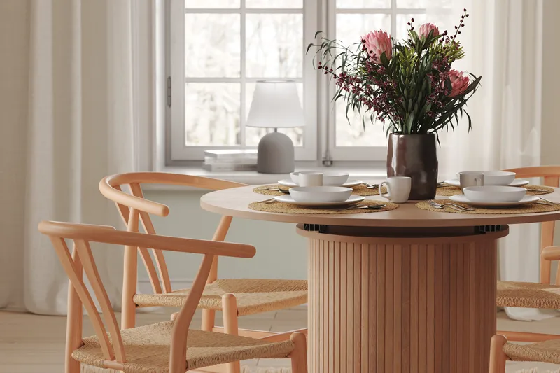 Kopparbo Ljust Runt Matbord 106 cm Förlängningsbart med illäggsskiva - Vitlaserat Ek / Trä - Möbler - Matplats - Matbord & köksbord