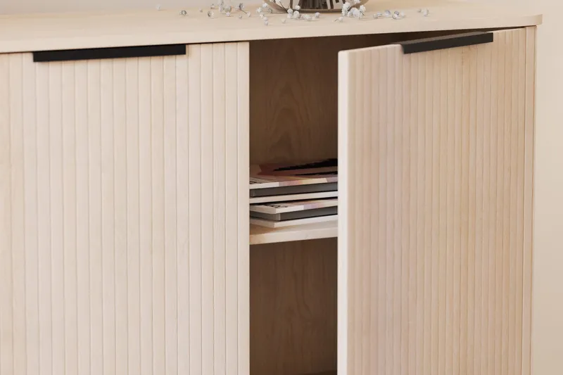 Kopparbo Sideboard Vitlaserad Ek - Ljust vitlaserat ekträ - Förvaring - Förvaringsmöbler - Skänkar & sideboards