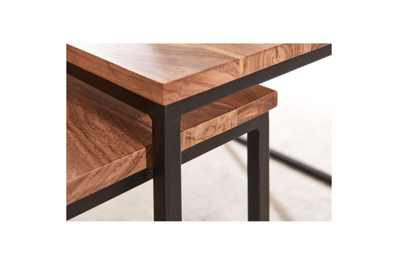 Satsbord Wohnling Set med 2 i massivt trä fyrkantiga metallben modern - Möbler - Vardagsrum - Soffbord & vardagsrumsbord - Satsbord
