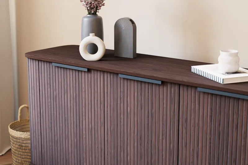 Kopparbo Sideboard med Förvaring Ribbad - Mörkbrunt / Valnöt / Trä - Förvaring - Förvaringsmöbler - Skänkar & sideboards