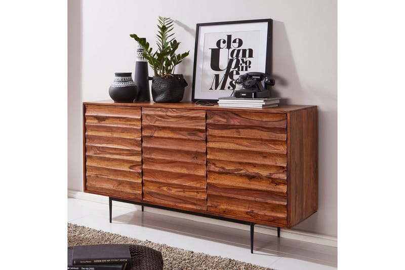 Sideboard Wohnling Massivt trä dörrar med tryck-öppning 150 cm filigrana metallben industriell - Möbler - Vardagsrum - Soffbord & vardagsrumsbord - Avlastningsbord & konsolbord