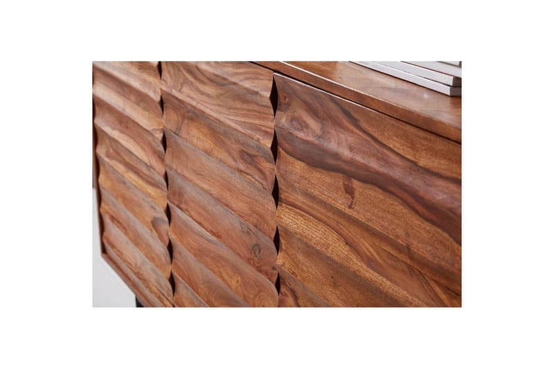 Sideboard Wohnling Massivt trä dörrar med tryck-öppning 150 cm filigrana metallben industriell - Möbler - Vardagsrum - Soffbord & vardagsrumsbord - Avlastningsbord & konsolbord