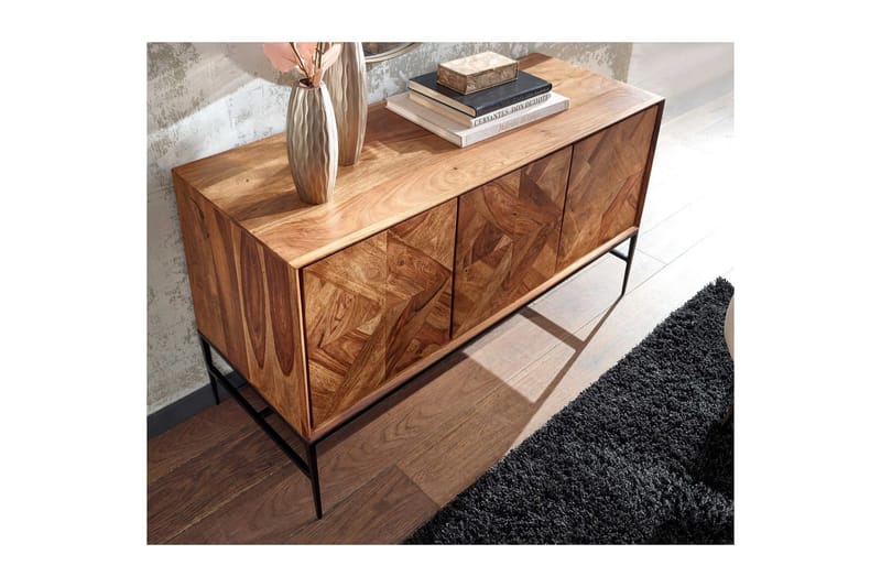 Sideboard Wohnling Massivt trä, triangulär optisk inläggning, 123 cm med 3 dörrar, industriell - Möbler - Vardagsrum - Soffbord & vardagsrumsbord - Avlastningsbord & konsolbord