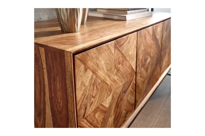 Sideboard Wohnling Massivt trä, triangulär optisk inläggning, 123 cm med 3 dörrar, industriell - Förvaring - Förvaringsmöbler - Skänkar & sideboards
