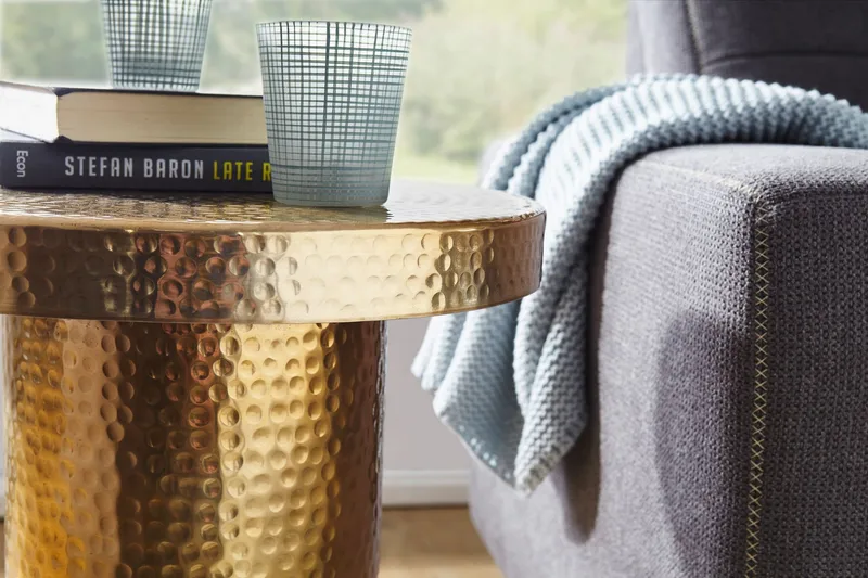 Leshun Sidobord 43 cm - Guld - Möbler - Vardagsrum - Soffbord & vardagsrumsbord - Sidobord & lampbord