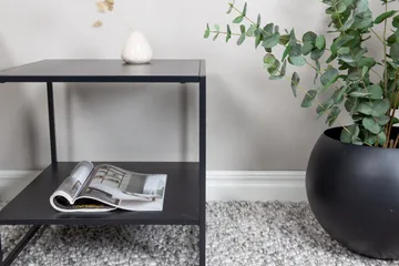 Staal Sidobord med Hylla - Svart - Möbler - Vardagsrum - Soffbord & vardagsrumsbord - Sidobord & lampbord