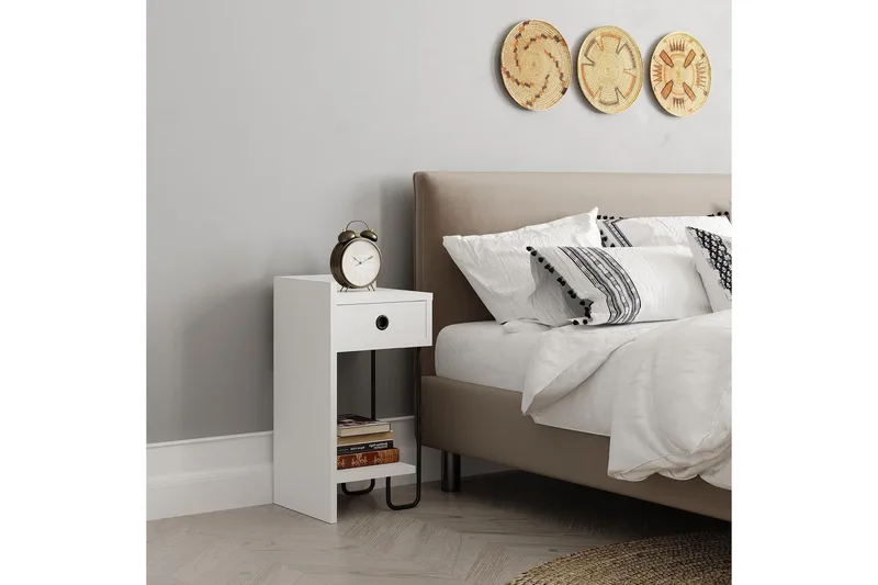 Sirius Sängbord 32x30 cm Vit - Hanah Home - Möbler - Sovrum - Sängbord