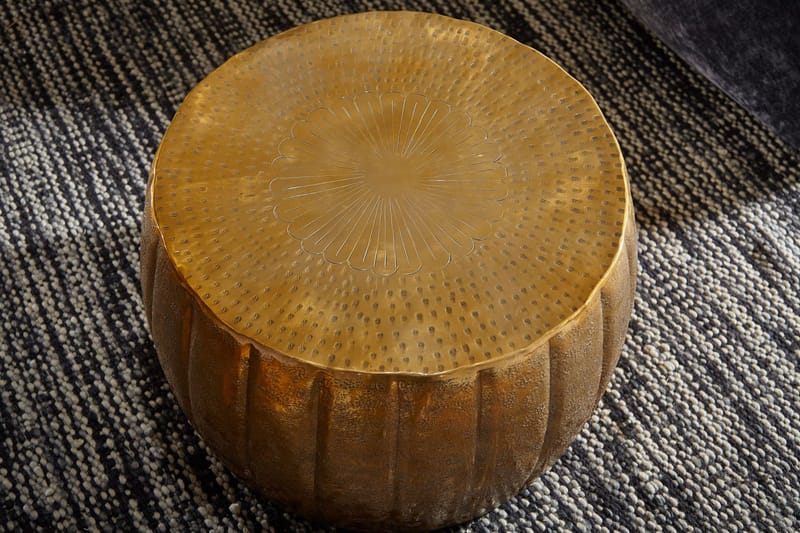 Dominoe 60 cm Runt Soffbord med Hamrad Trumform i Metall - Guld - Möbler - Vardagsrum - Soffbord & vardagsrumsbord - Soffbord