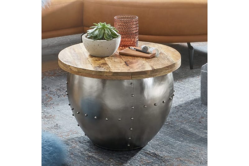 Soffbord Wohnling Massivt trä 60 cm Industriell nitad förvaringsutrymme - Möbler - Vardagsrum - Soffbord & vardagsrumsbord - Soffbord