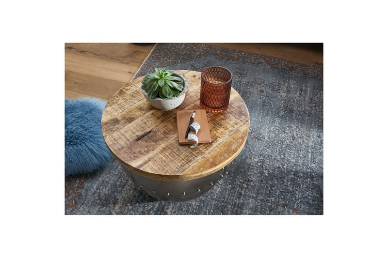 Soffbord Wohnling Massivt trä 60 cm Industriell nitad förvaringsutrymme - Möbler - Vardagsrum - Soffbord & vardagsrumsbord - Soffbord