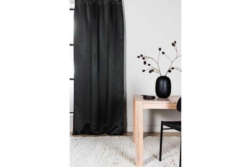 Evelyn Gardin 90x135 cm - Svart - Textilier & mattor - Gardiner & gardinupphängning - Gardinlängd - Kanallängd