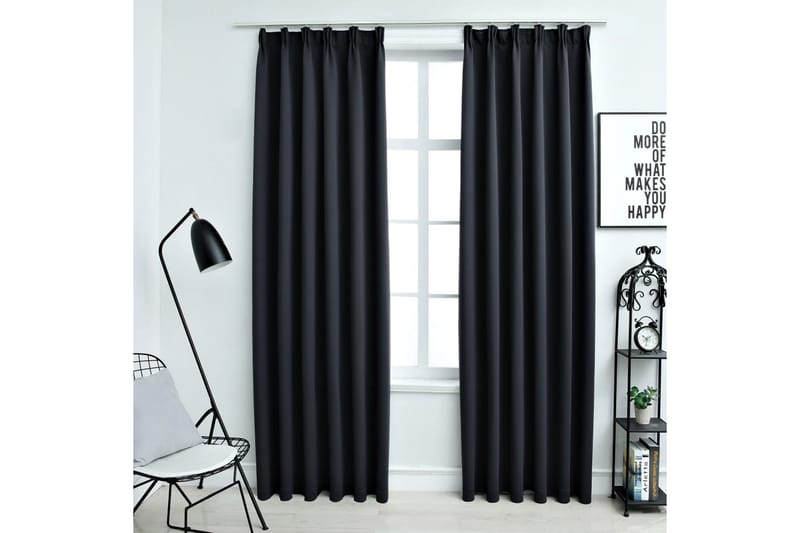 Mörkläggningsgardiner med krokar 2 st svart 140x225 cm - Textilier & mattor - Gardiner & gardinupphängning