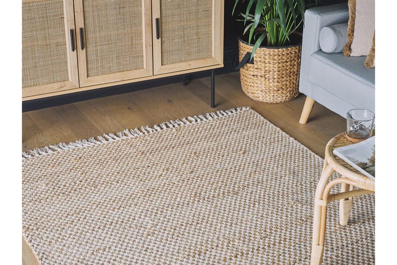 Matta 140 x 200 cm beige ZERDALI - Beige - Textilier & mattor - Mattor - Flatvävda mattor