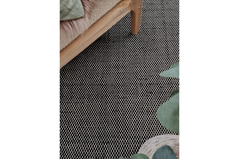 Torsby Ullmatta 240x340 cm Rektangulär - Svart - Textilier & mattor - Mattor - Modern matta - Ullmattor