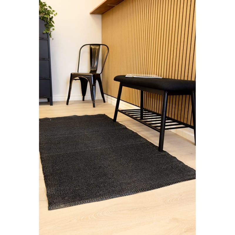 Plastmatta Hilma Plain - 150x220 cm, Svart - Textilier & mattor - Mattor - Utomhusmattor - Plastmattor