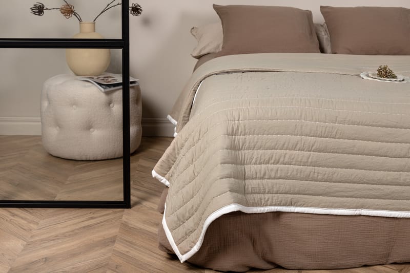 Juni Överkast 150x250 cm - Beige - Textilier & mattor - Sängkläder - Överkast