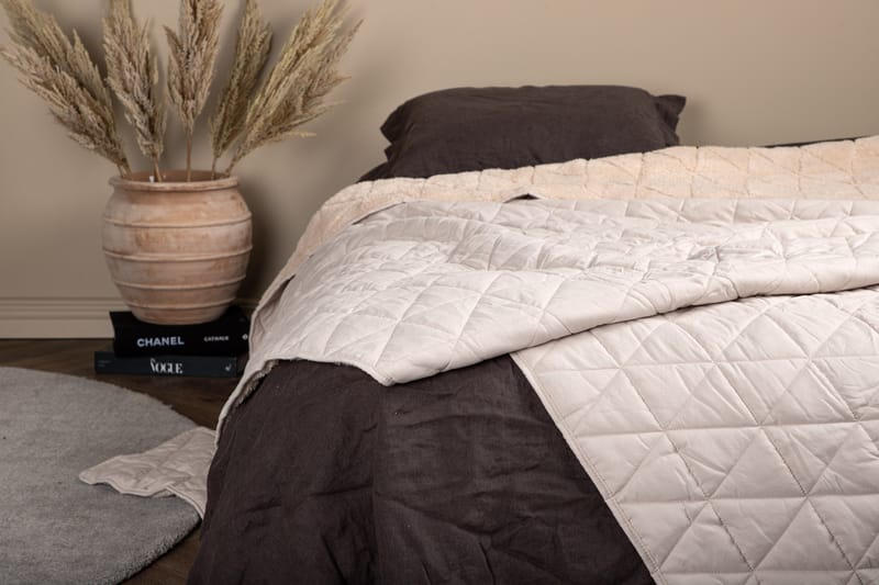 Nilla Överkast 150x250 cm - Beige - Textilier & mattor - Sängkläder - Överkast