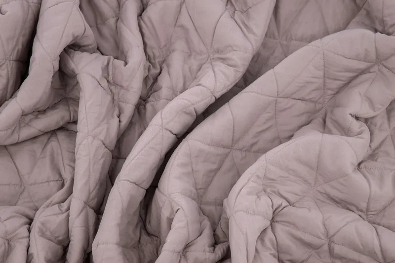 Nilla Överkast 260x260 cm - Ljusrosa - Textilier & mattor - Sängkläder - Överkast