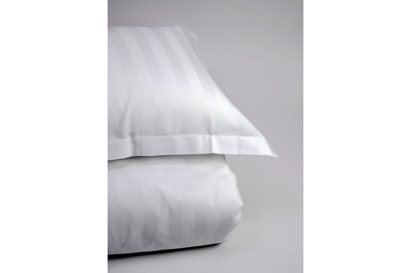 Örngott Satinrand 28 mm Vinge 50x60 cm Vit - Borganäs - Textilier & mattor - Sängkläder - Örngott