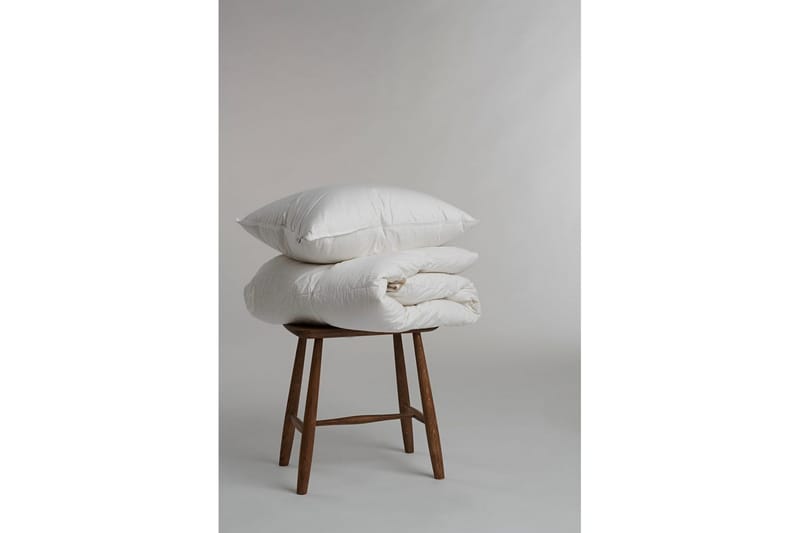 Duntäcke 150 x 210 cm Vit Medelvarmt 600 g - Medelvarmt 600 g - Textilier & mattor - Sängkläder - Täcke