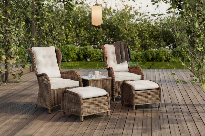 MARCUS Caféset med 2 Öronlappsfåtölj med Fotpall Dyna Natur - Utemöbler - Balkong - Balkongmöbler - Balkonggrupper