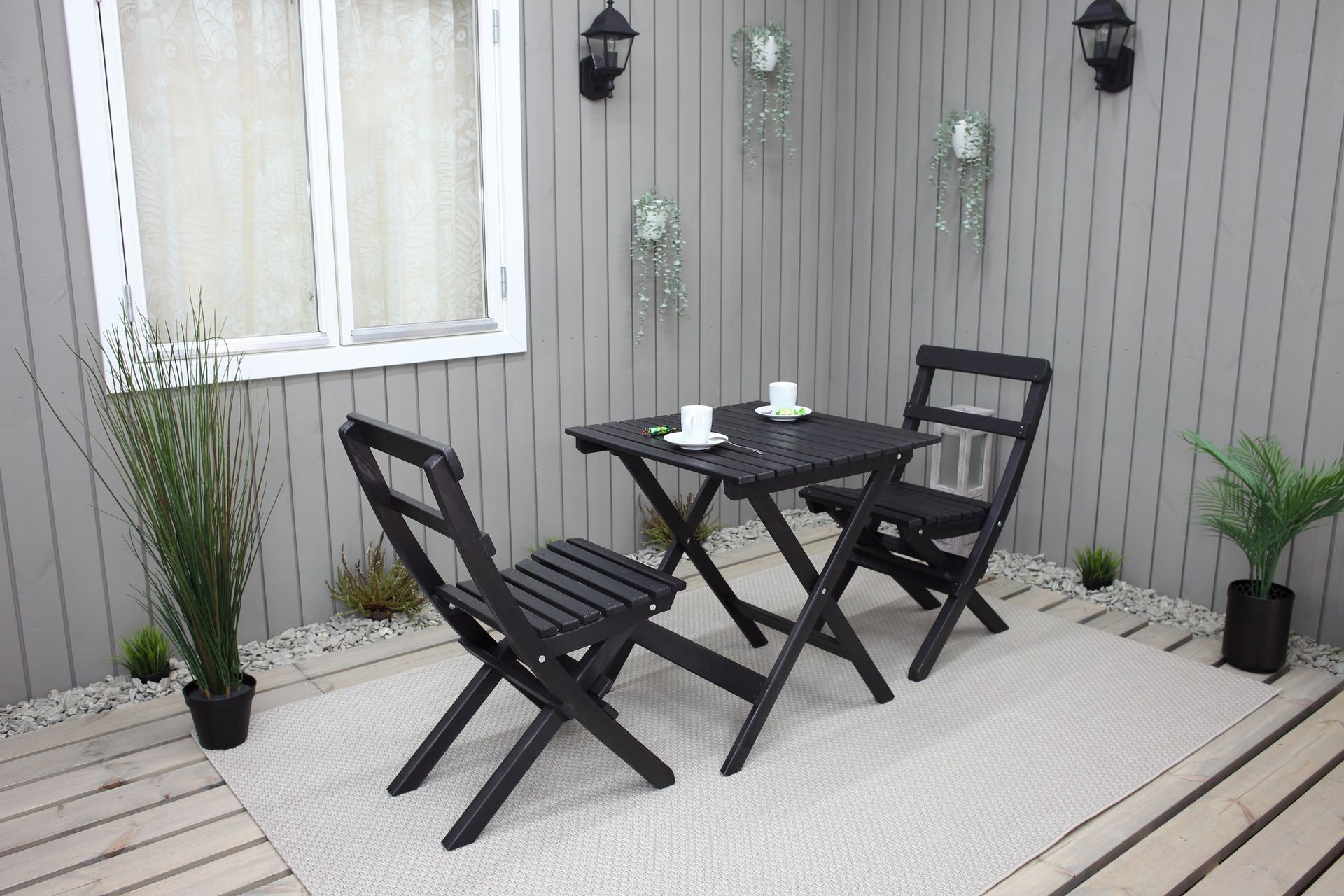 WILMA Caféset 65x65 cm + 2 Utestolar Grå/Vit - Baltic Garden - Utemöbler - Balkong - Balkongmöbler - Balkonggrupper