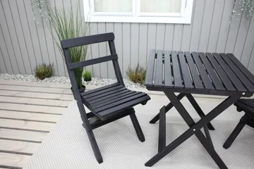 Wilma Caféset 65x65 cm + 2 Utestolar Grå/Vit - Baltic Garden - Utemöbler - Balkong - Balkongmöbler - Balkonggrupper