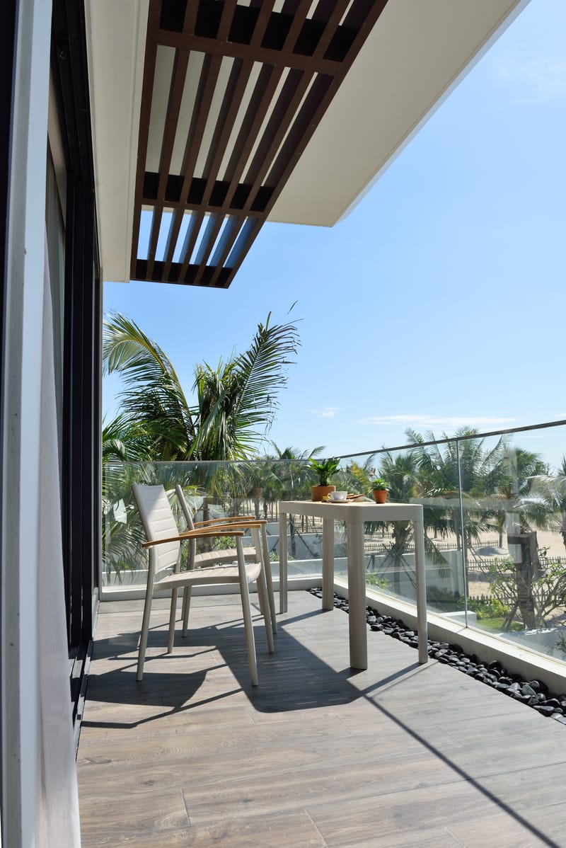 Utomhus balkongset Portals balkongbord + 2 carver carver-stolar - ljus ecru/korallsand - Utemöbler - Balkong - Balkongmöbler - Balkonggrupper