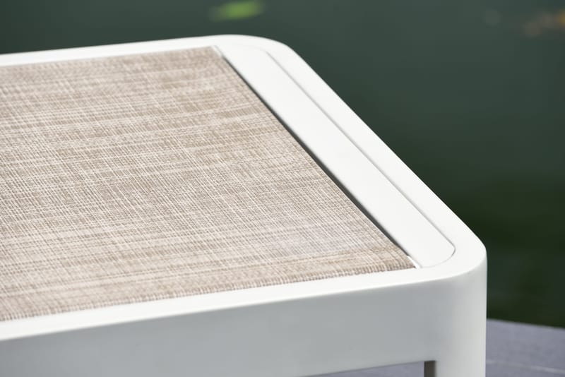 Utomhusset Portals solstol + C-shape sidobord - beige/trä - Utemöbler - Utestolar & fåtöljer - Solstol