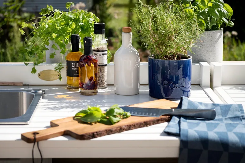 Hillerstorp Läckö Utekök 110x61 cm 98xVit - Vit - Utemöbler - Grillar & matlagning utomhus - Utekök