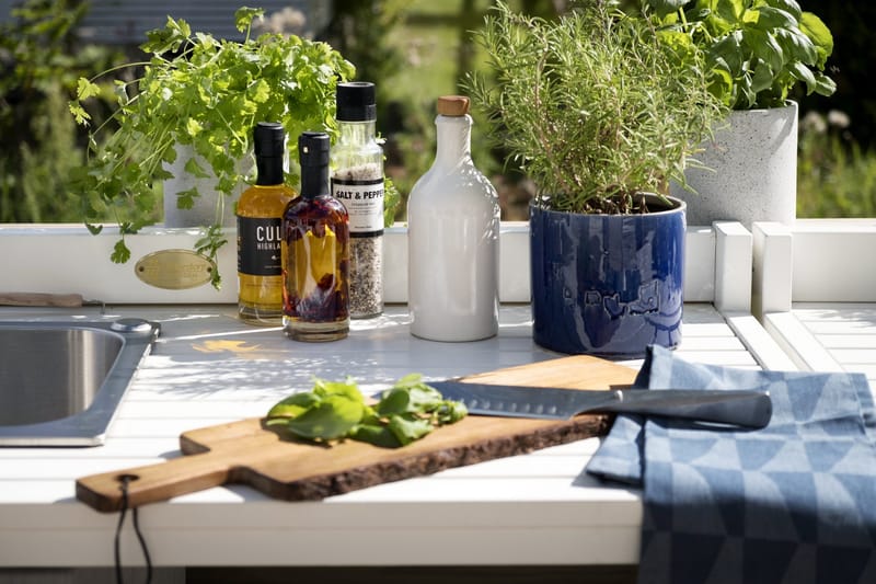 Hillerstorp Läckö Utekök med Vask + Arbetsbänk - Vit - Utemöbler - Grillar & matlagning utomhus - Utekök