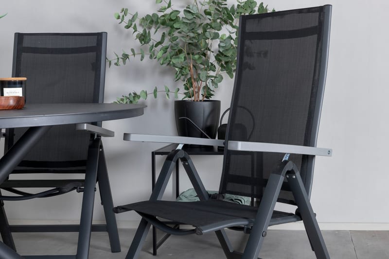 Alma Matbord Utomhus Rund 120 cm Svart med 4 Albany Light Positionsstol - Utemöbler - Utegrupp - Matgrupper utomhus