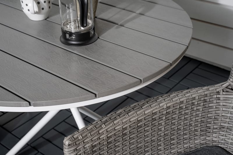 Parma Caféset Rund Ø90 cm + 2 Malin Karmstolar - Brun/Vit - Utemöbler - Balkong - Balkongmöbler - Balkonggrupper