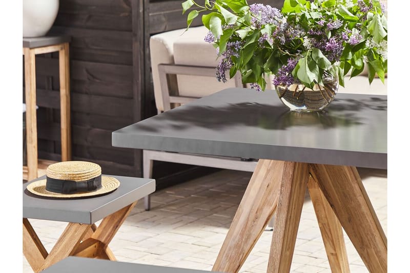 Trädgårdsset av Utebord och 4 pallar 90 x 90 cm OLBIA - Grå - Utemöbler - Utegrupp - Caféset