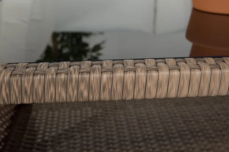 Bahamas Liten loungegrupp utomhus - Soffgrupp till balkong 2-sits - Litet loungeset konstrotting utemöbler - Beige med vita dynor - Utemöbler - Utegrupp - Loungegrupp