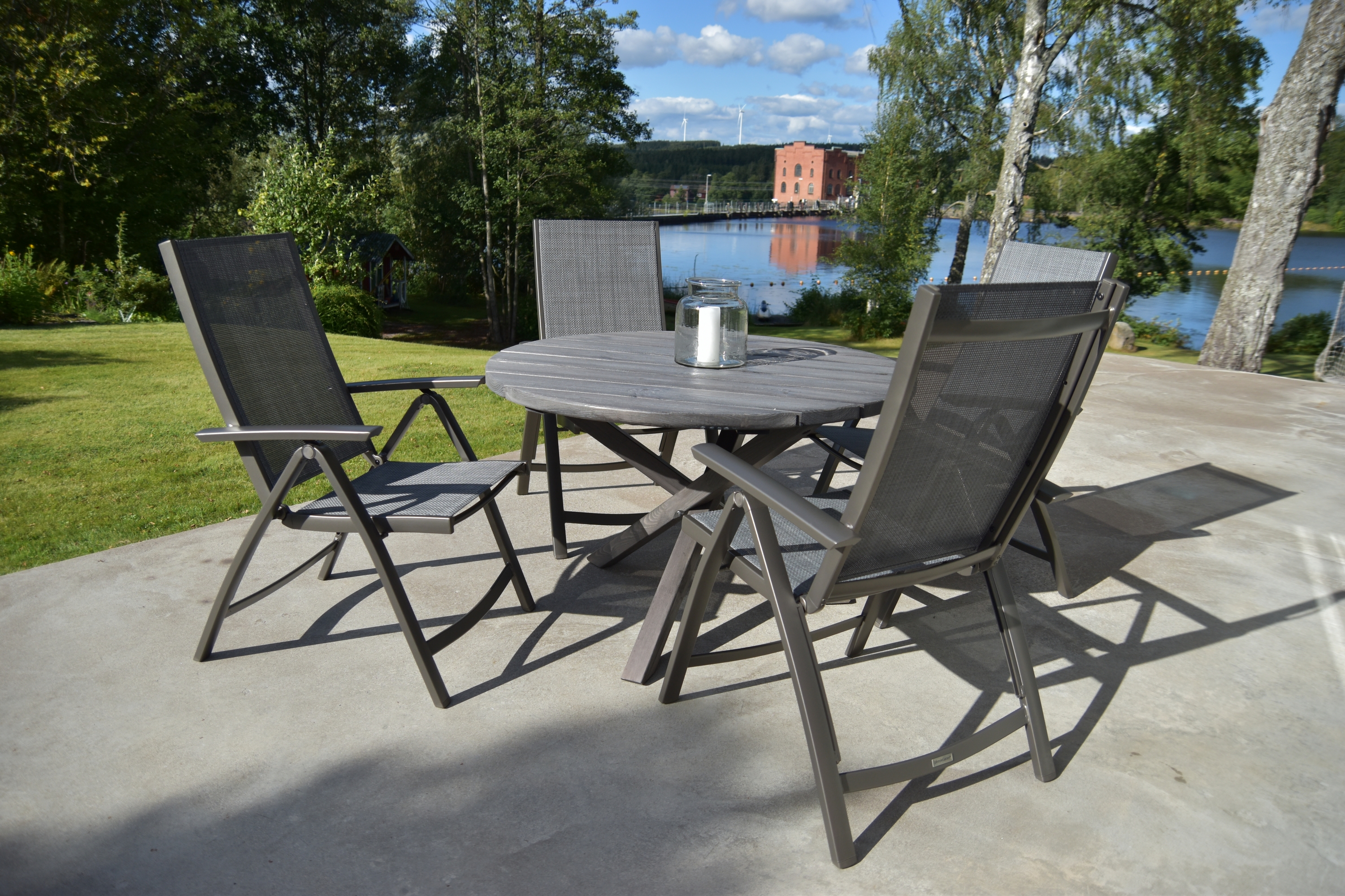 scottsdale utebord 112 cm runt grå + 4 solanum utestolar grå -