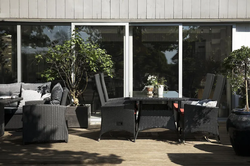 Thor Matgrupp Utomhus 140 + 4 Jenny Ställbar Fåtölj - Svart/Svart - Utemöbler - Utegrupp - Matgrupper utomhus