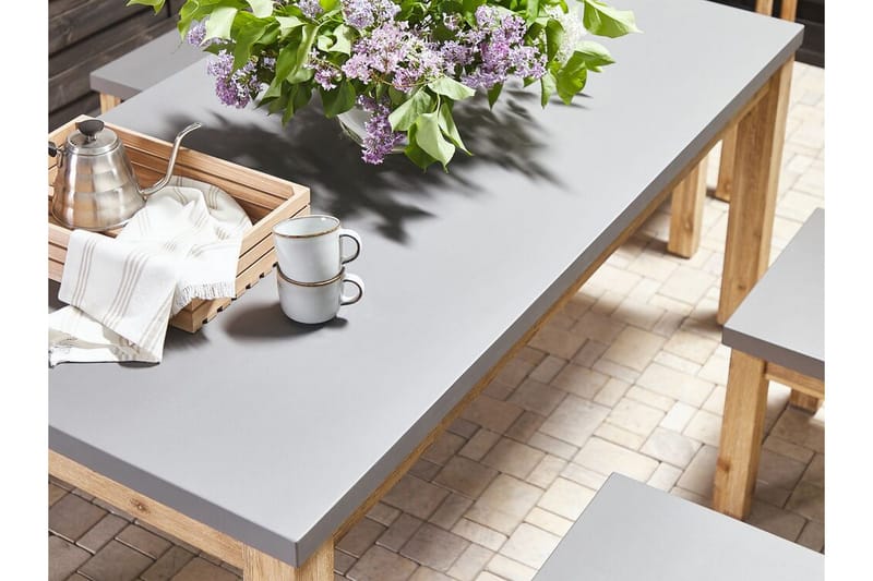 Trädgårdsmöbelset av Utebord och 6 Utestolar grå OSTUNI - Grå - Utemöbler - Utegrupp - Matgrupper utomhus