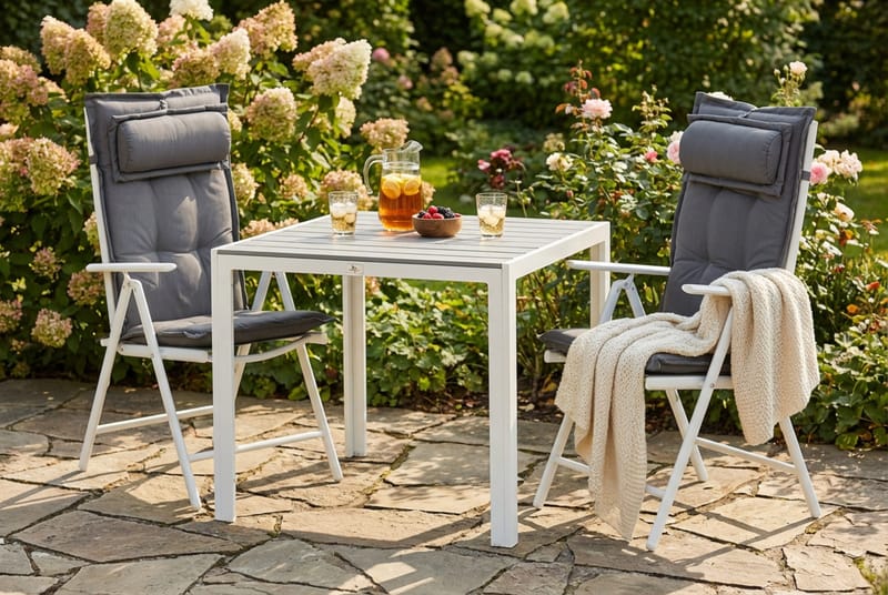 Tunis Matgrupp Utomhus 90x90 + 2 Maggie Positionsstol m Dyna - Vit/Grå - Utemöbler - Utegrupp - Matgrupper utomhus
