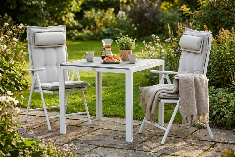 Tunis Matgrupp Utomhus 90x90 + 2 Maggie Positionsstol m Dyna - Vit/Grå/Offwhite - Utemöbler - Utegrupp - Matgrupper utomhus
