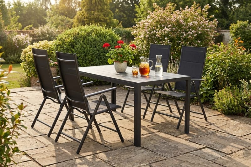 Siri Matgrupp utomhus 150 cm med 4 Maggie Vadderad Fällbar Positionsstol - Utemöbler - Utegrupp - Matgrupper utomhus