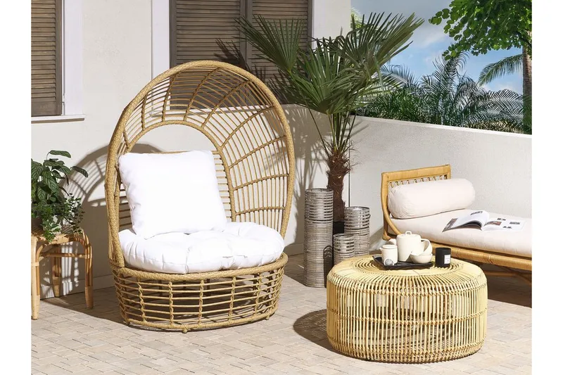 Trädgårdsfåtölj konstrotting natur/vit LIDO - Trä/natur - Utemöbler - Loungemöbler