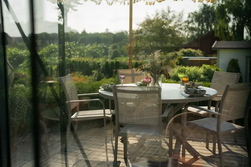 Bord Hillerstorp Hånger Ø140 cm - Grå - Utemöbler - Trädgårdsbord & Utebord - Matbord ute