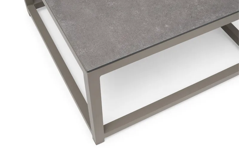 Soffbord Utomhus Hillerstorp Jet Set 70 x 70 cm Beige - Beige - Utemöbler - Trädgårdsbord & Utebord - Sidobord utomhus