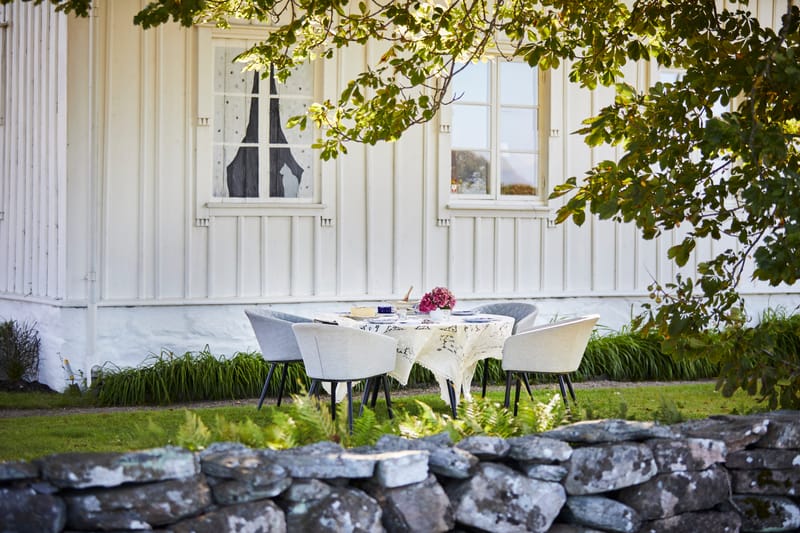 Hillerstorp Oxhult Utebord Ø145 cm Svart - Svart - Utemöbler - Trädgårdsbord & Utebord - Matbord ute
