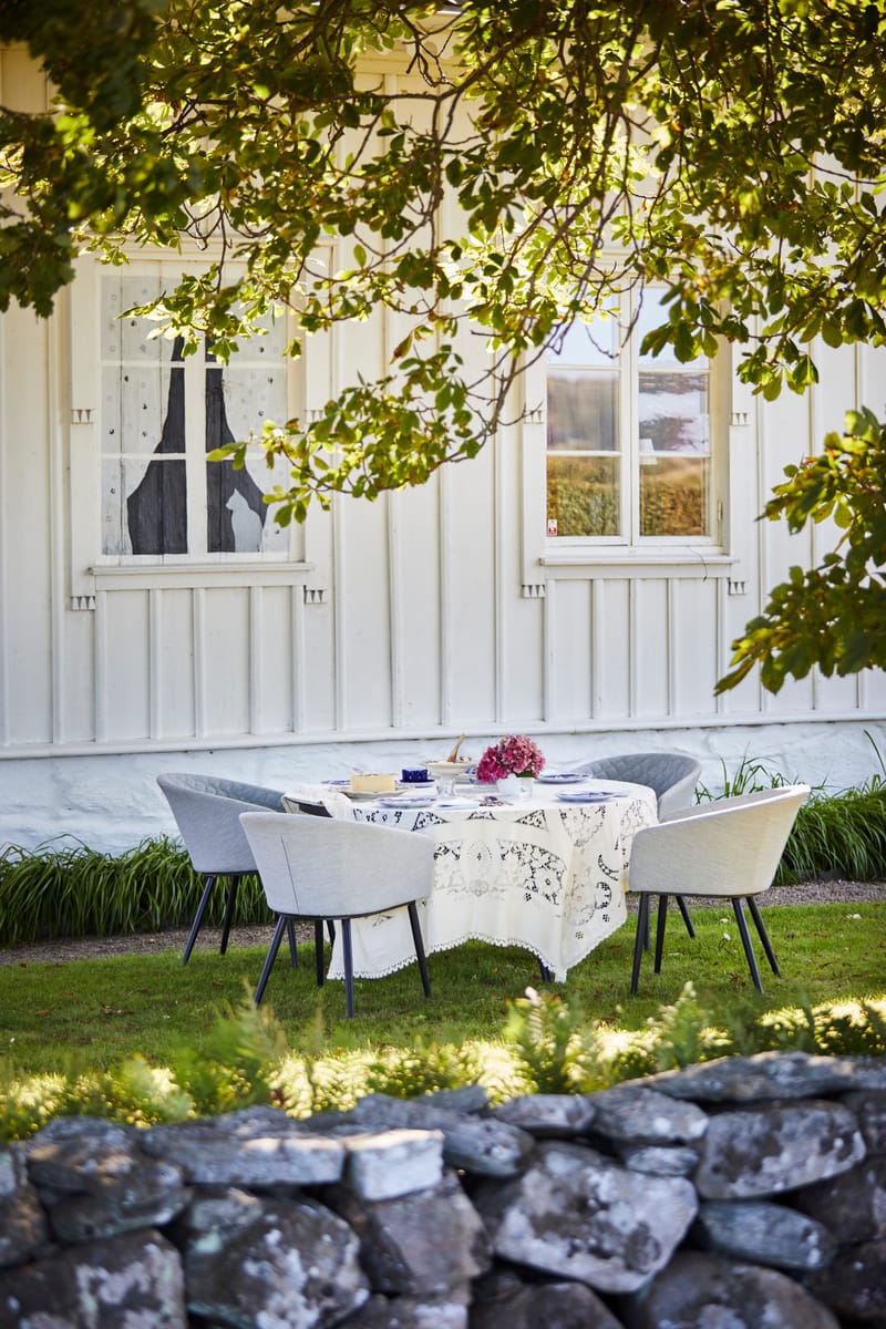 Hillerstorp Oxhult Utebord Ø145 cm Svart - Svart - Utemöbler - Trädgårdsbord & Utebord - Matbord ute
