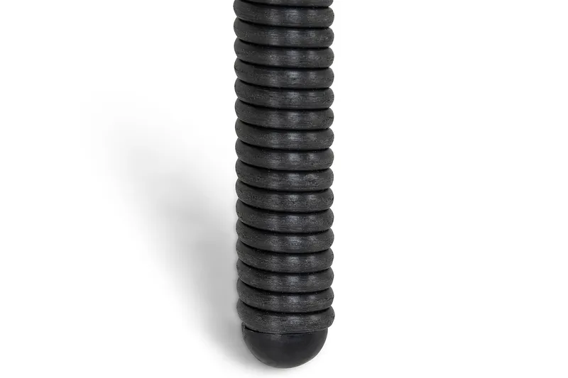 Marcus Stort Runt Matbord Utomhus 140 cm – Utebord i konstrotting med glasskiva för Uteplats och Trädgård - Svart - Utemöbler - Trädgårdsbord & Utebord - Matbord ute