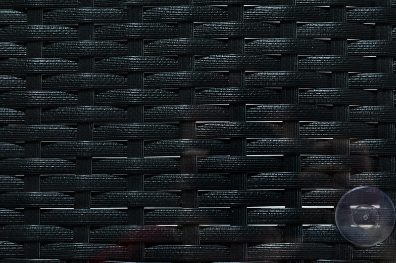 Thor Utebord – Matbord Utomhus 140x90 cm i konstrotting med glasskiva - Svart - Utemöbler - Trädgårdsbord & Utebord - Matbord ute