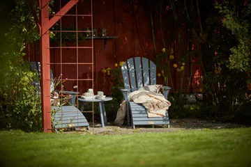 Hillerstorp Tennessee Runt Sidobord och BlomUtebord Utomhus 50 cm Trä - Grå - Utemöbler - Trädgårdsbord & Utebord - Sidobord utomhus