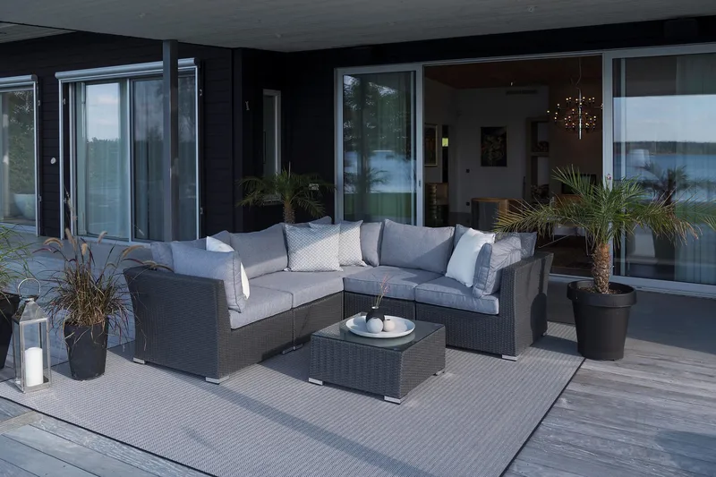 Hillerstorp Madison Soffbord och Loungebord Utomhus 64 cm Konstrotting Glas - Svart - Utemöbler - Trädgårdsbord & Utebord - Soffbord utomhus & loungebord